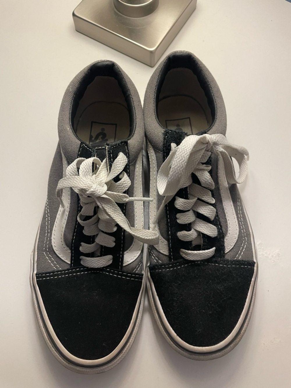 Women’s Size 6 | Vans Old Skool in Black, Gray & White